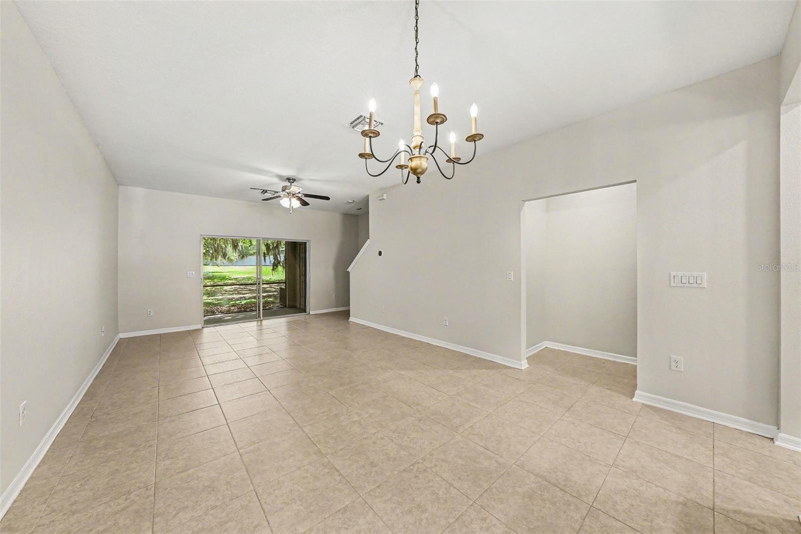 1124 Hillhurst Dr Property Photo 6