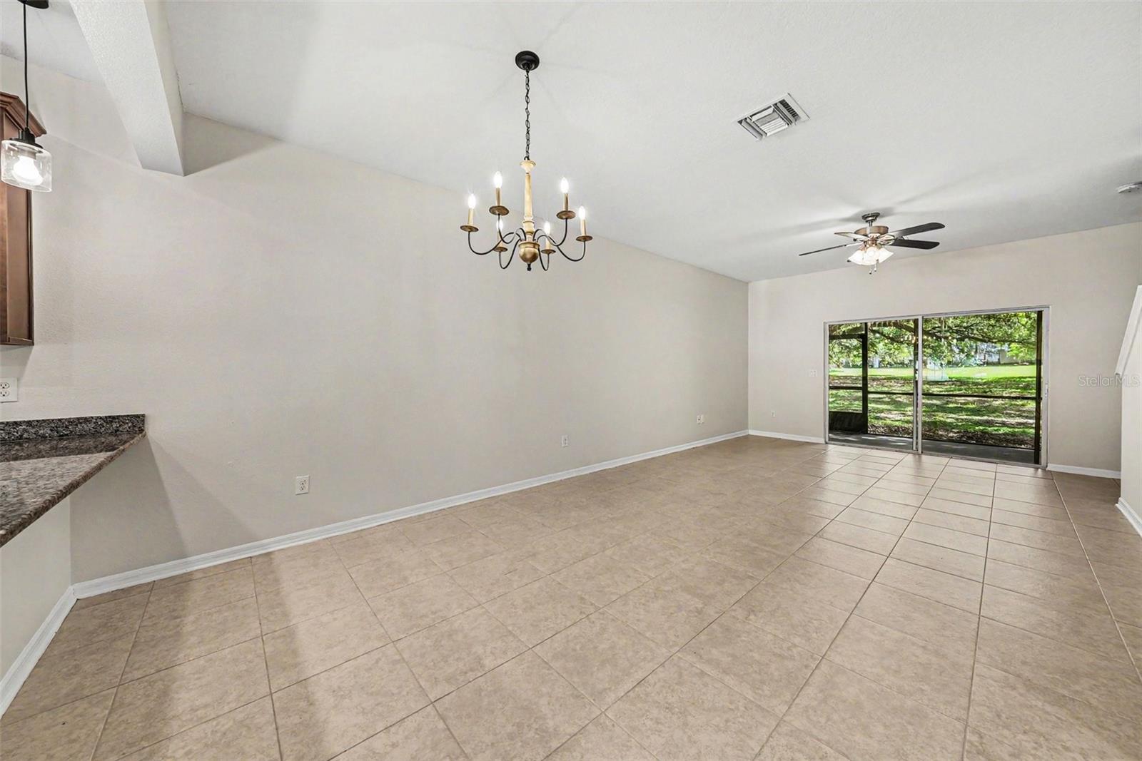 1124 Hillhurst Dr Property Photo 7