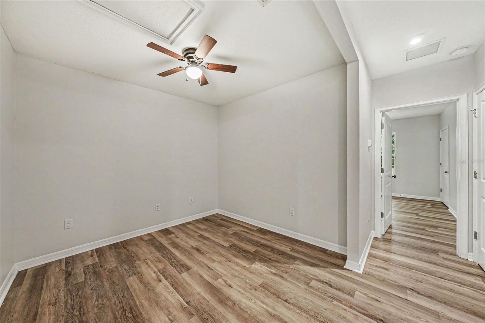 1124 Hillhurst Dr Property Photo 22