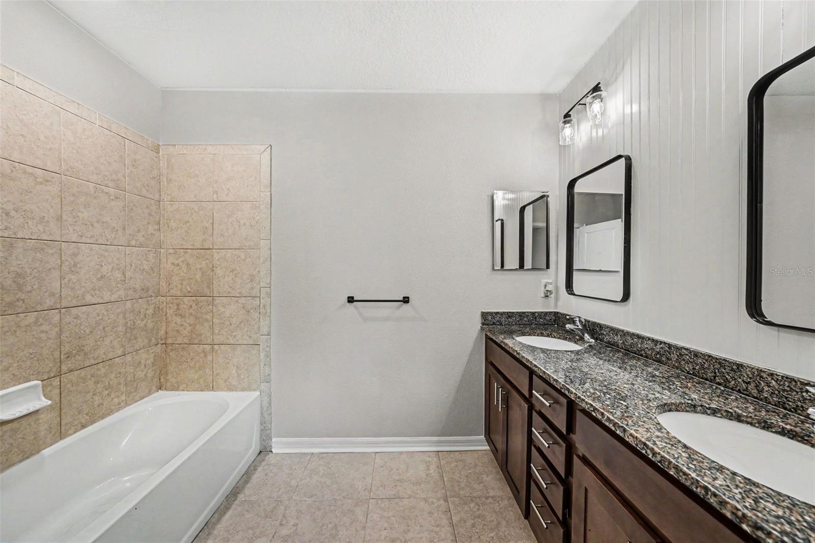 1124 Hillhurst Dr Property Photo 24