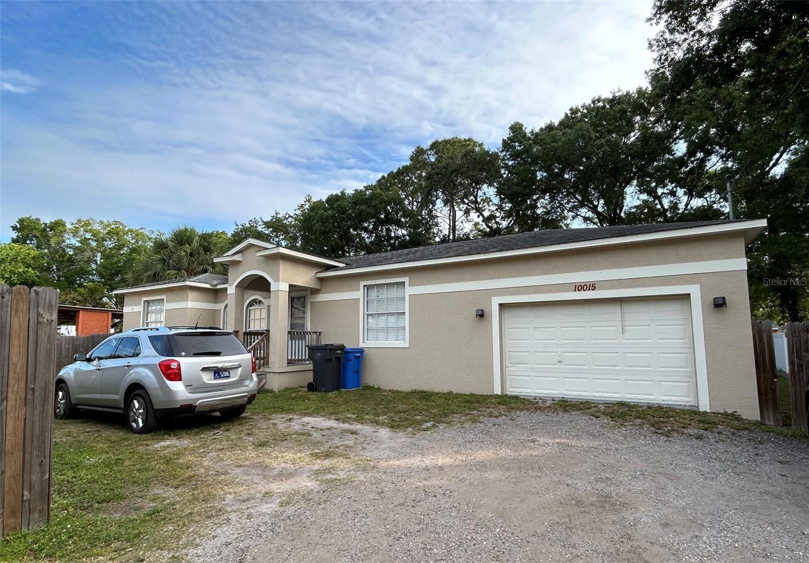 10013 Oslin St Property Photo 1