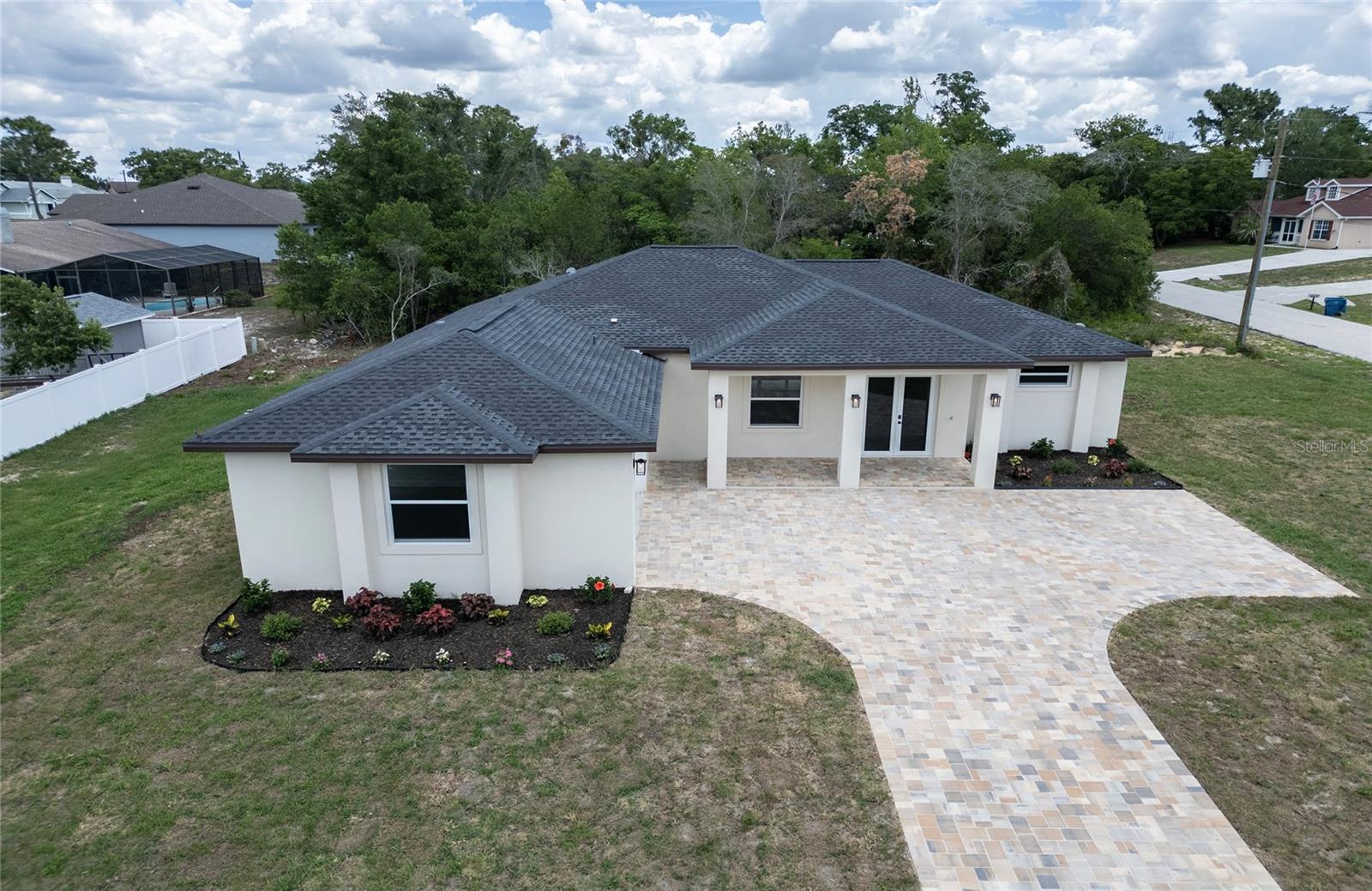 12027 Villa Rd Property Photo 1