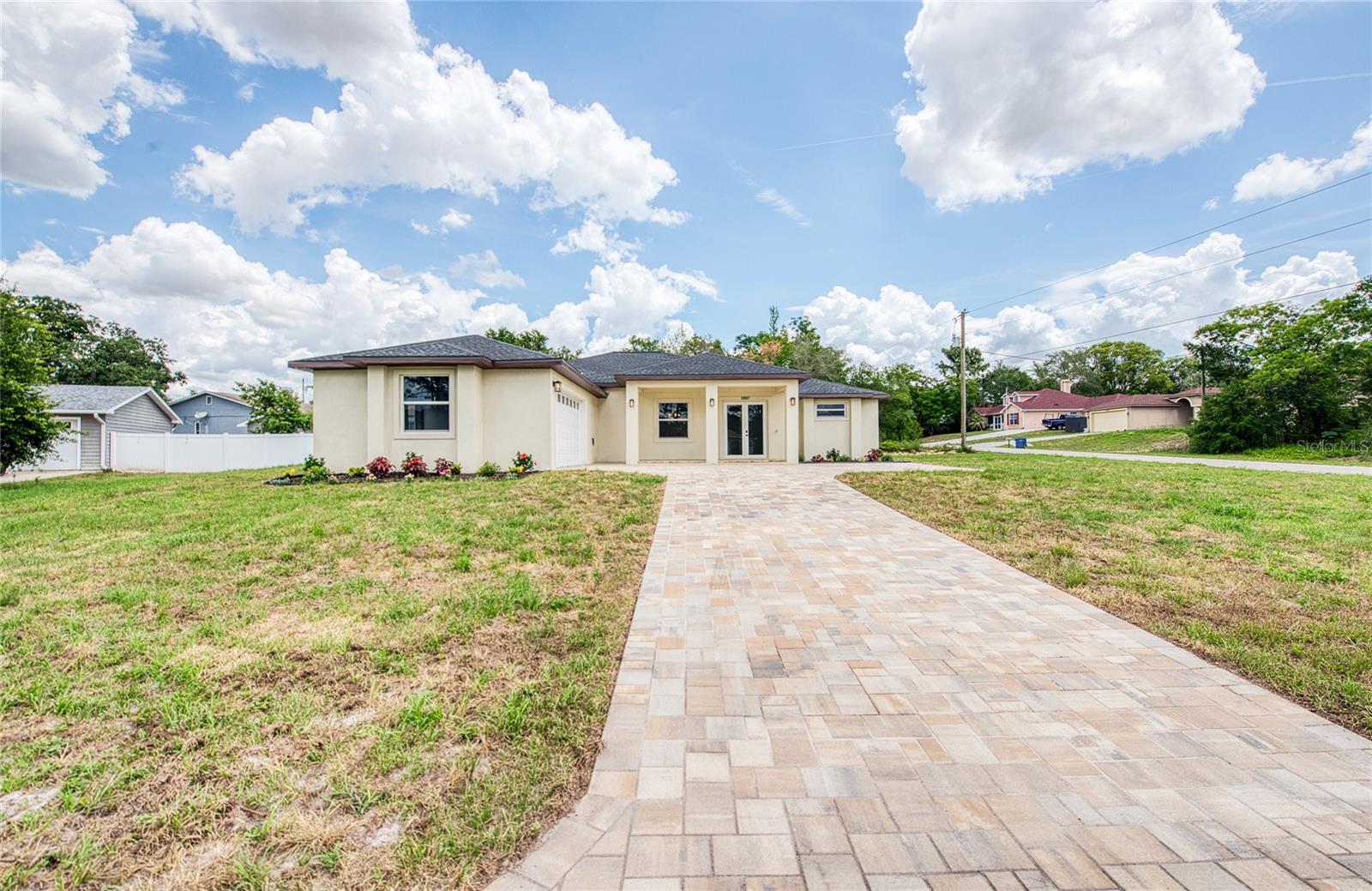 12027 Villa Rd Property Photo 2