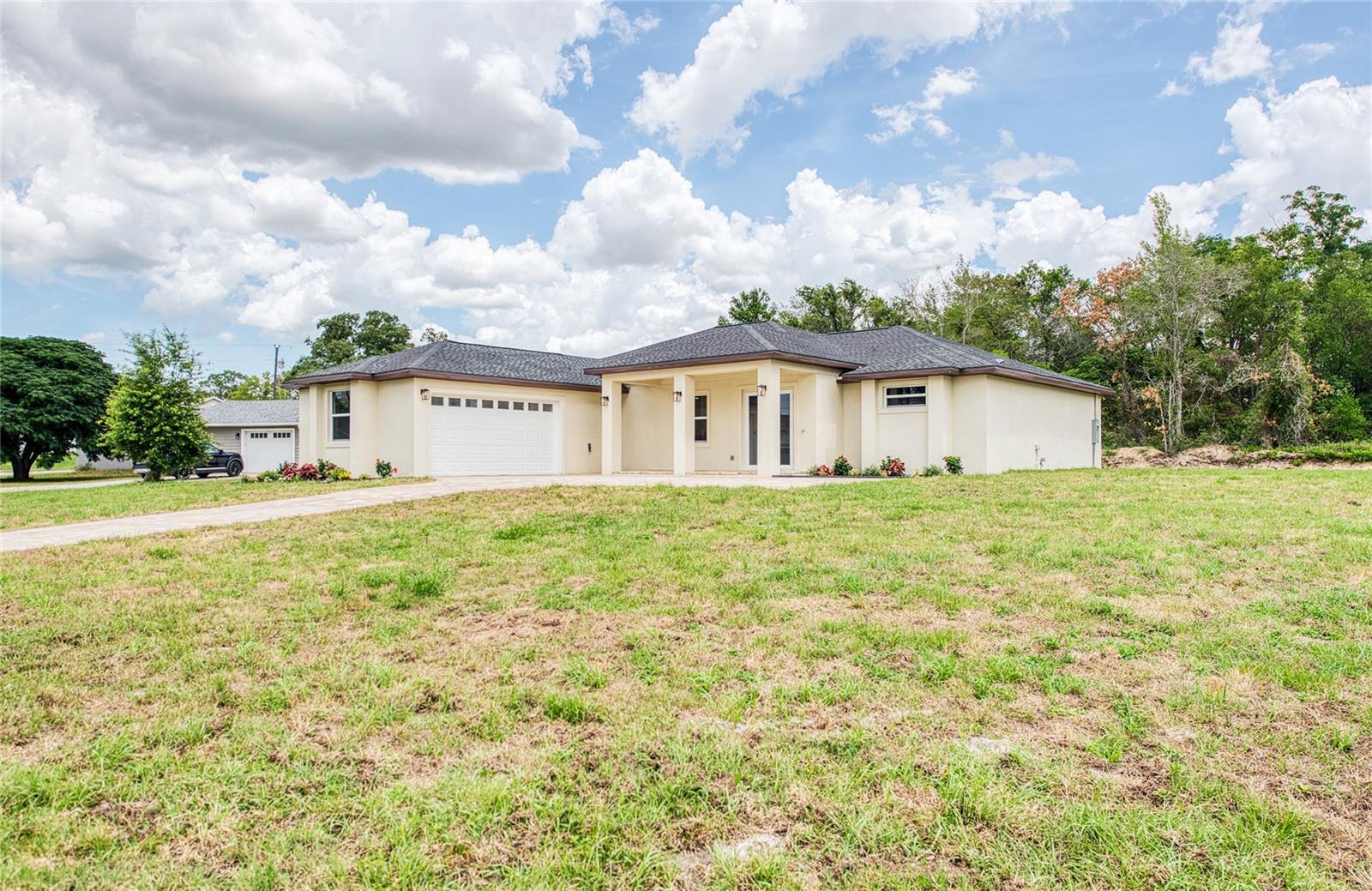 12027 Villa Rd Property Photo 3