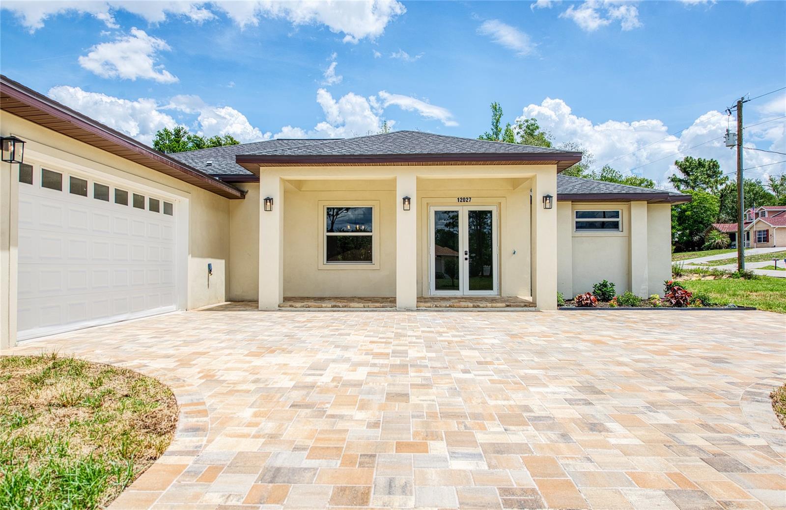 12027 Villa Rd Property Photo 5