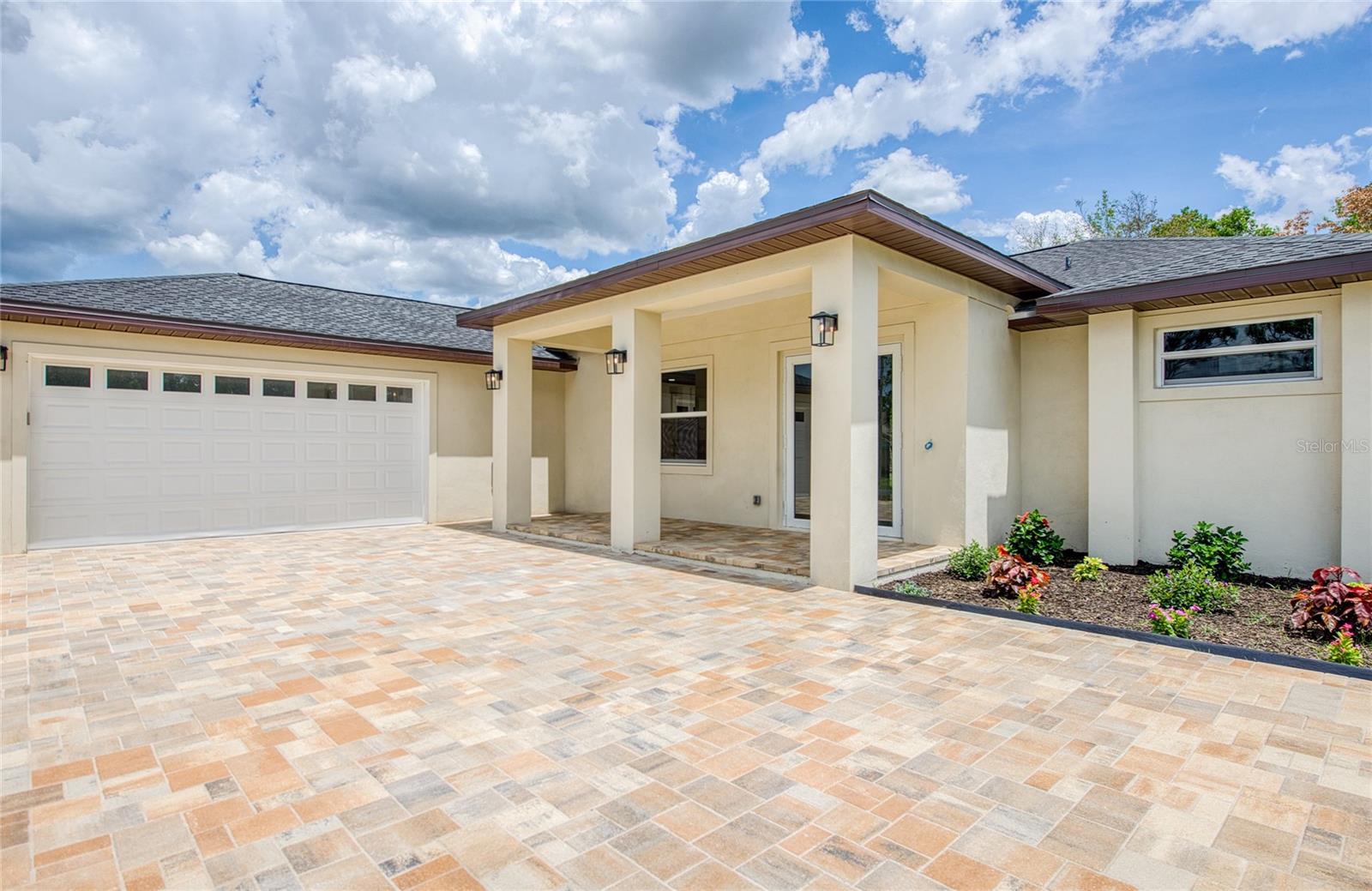 12027 Villa Rd Property Photo 7