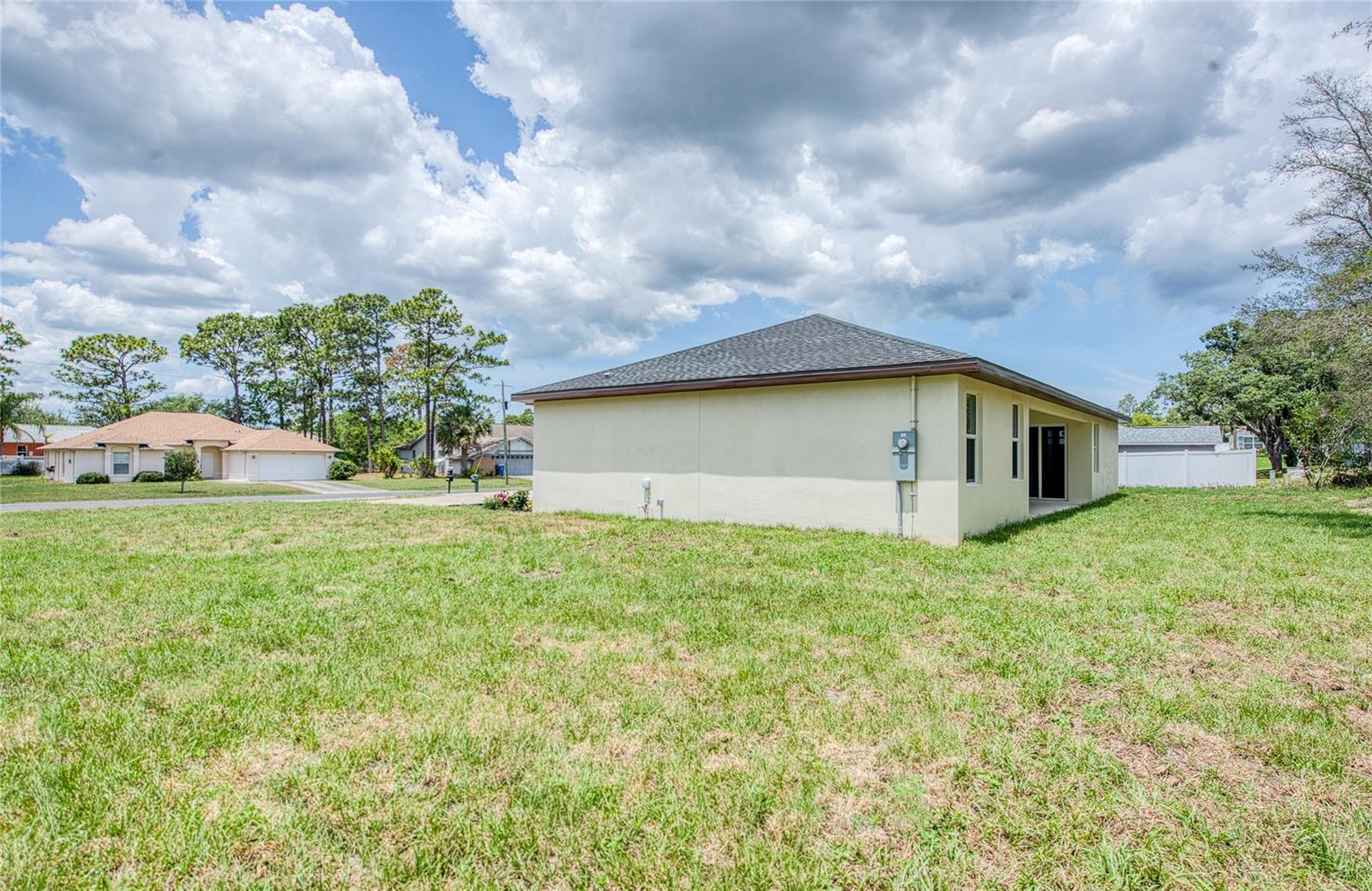 12027 Villa Rd Property Photo 9