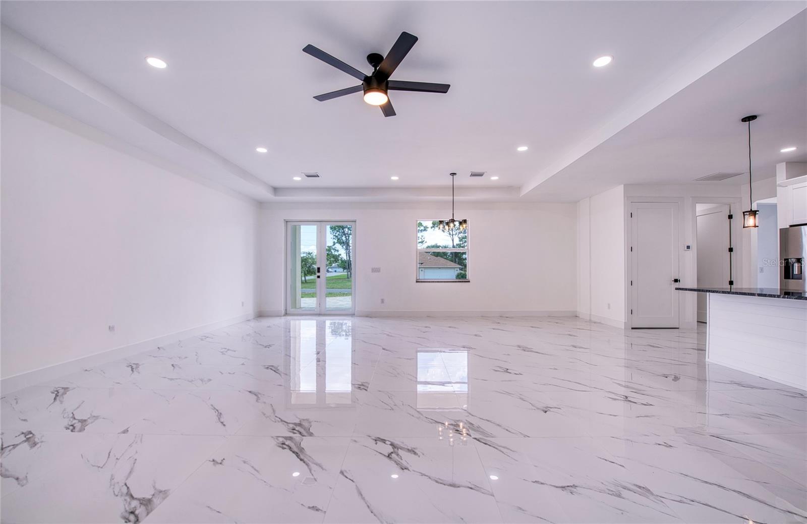 12027 Villa Rd Property Photo 11