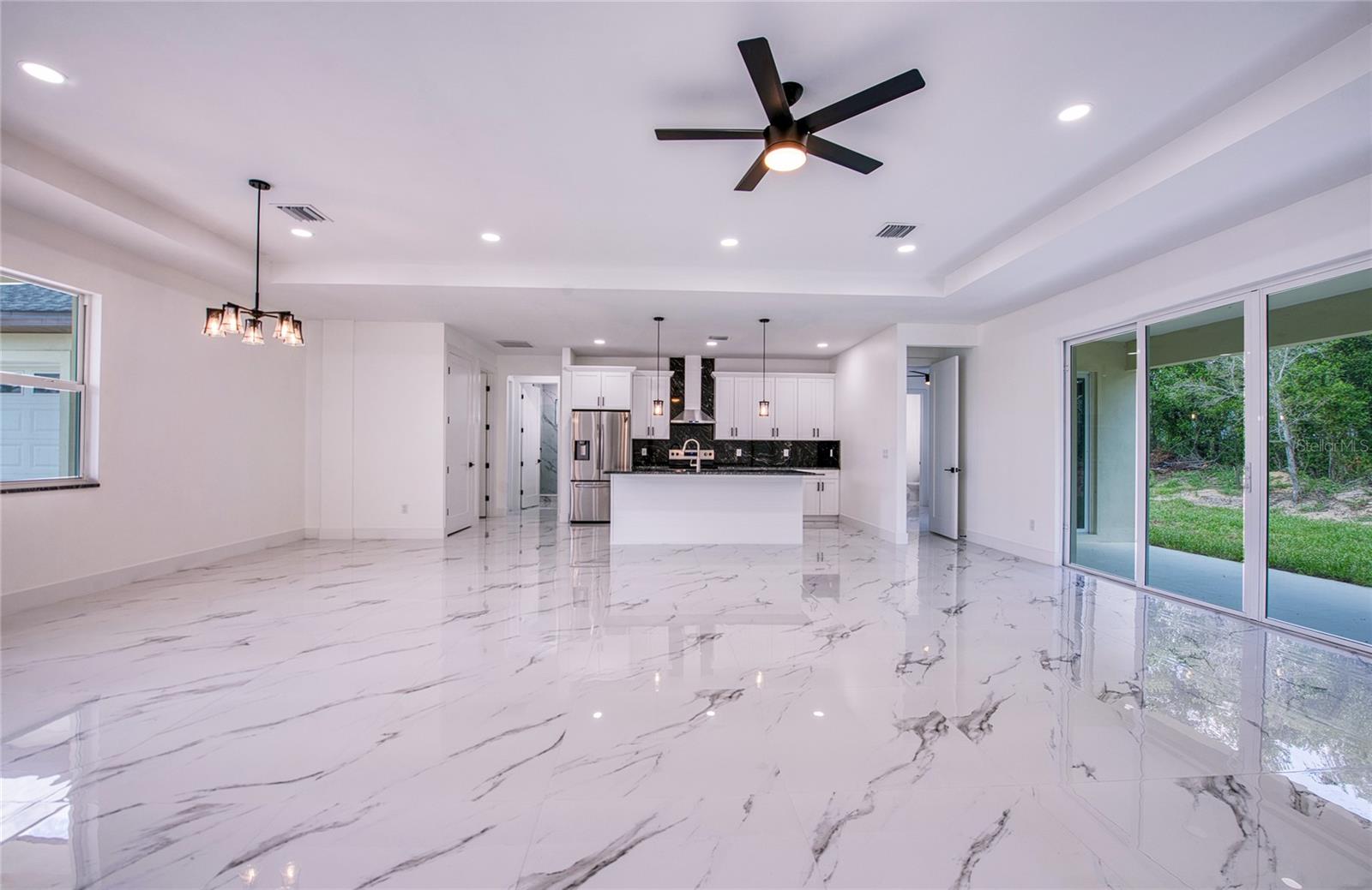 12027 Villa Rd Property Photo 12