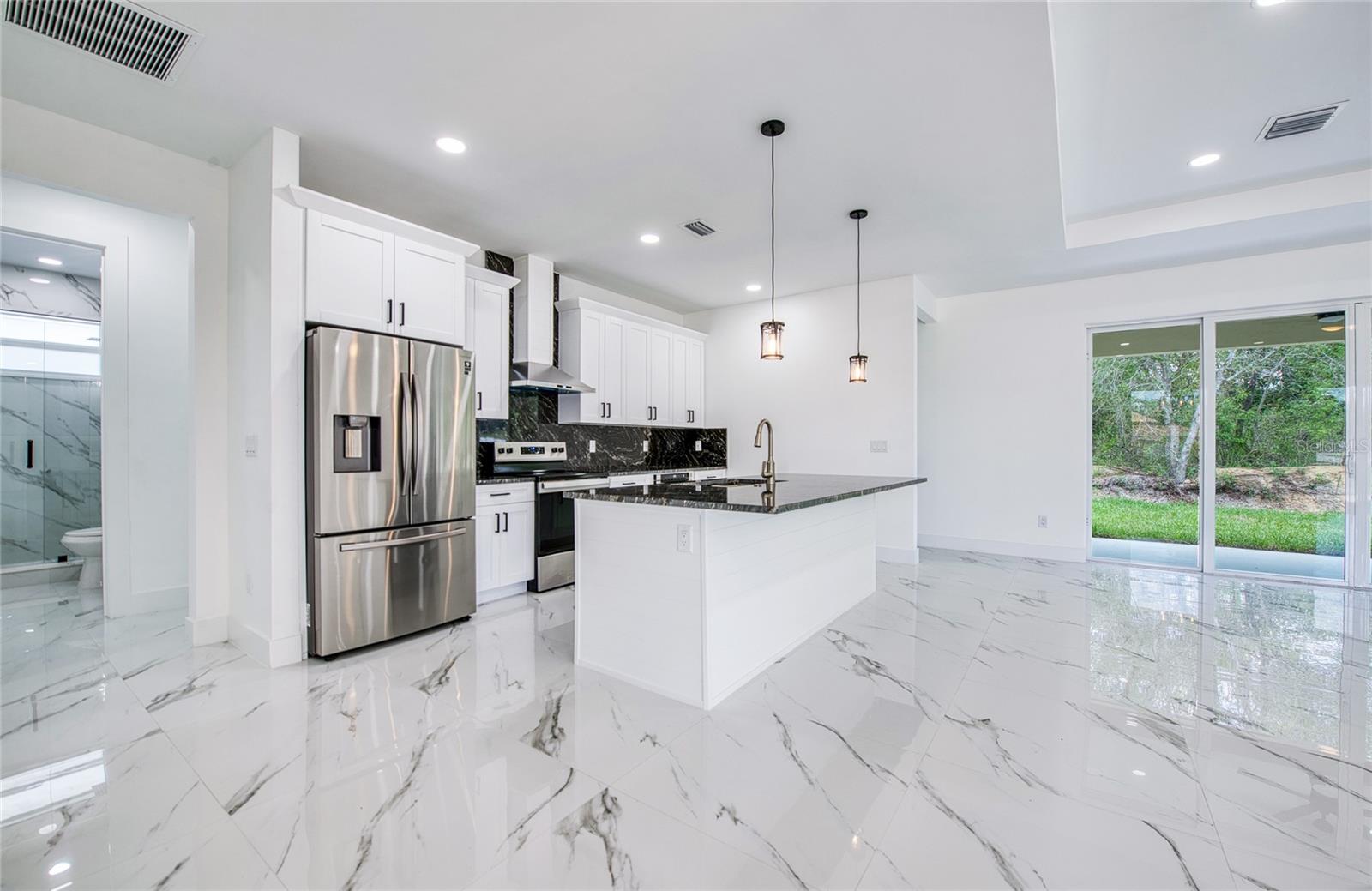 12027 Villa Rd Property Photo 18