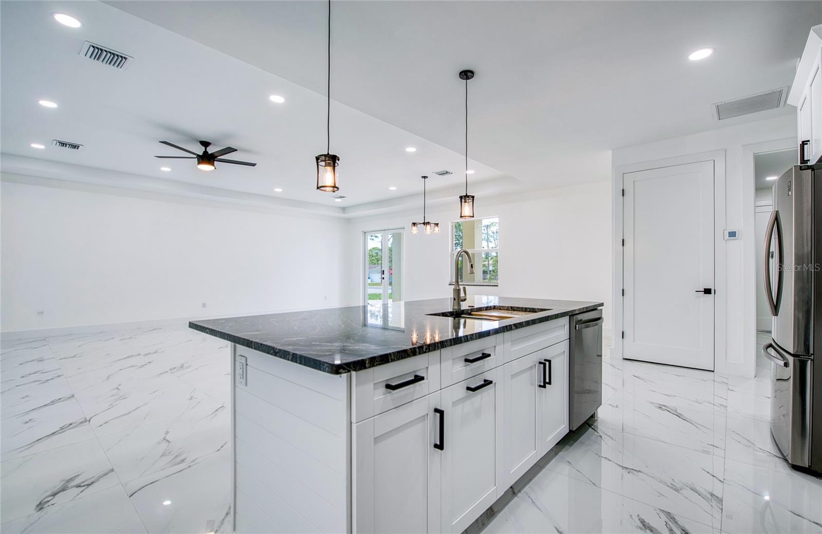 12027 Villa Rd Property Photo 22