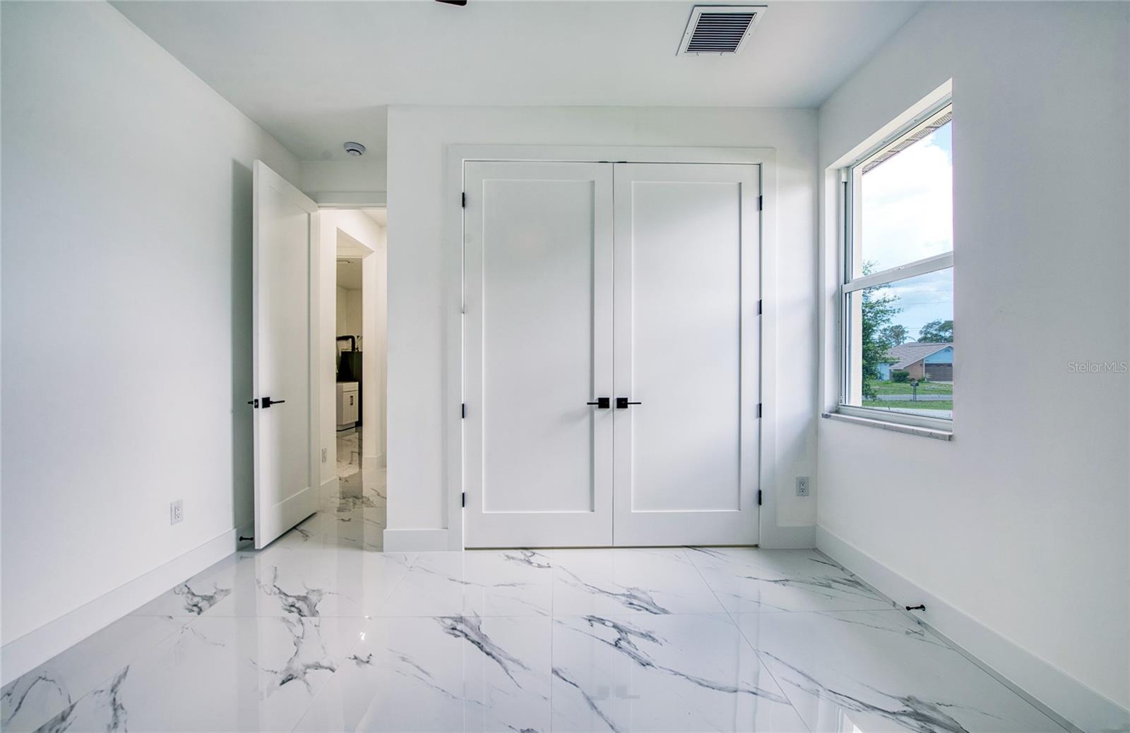 12027 Villa Rd Property Photo 38