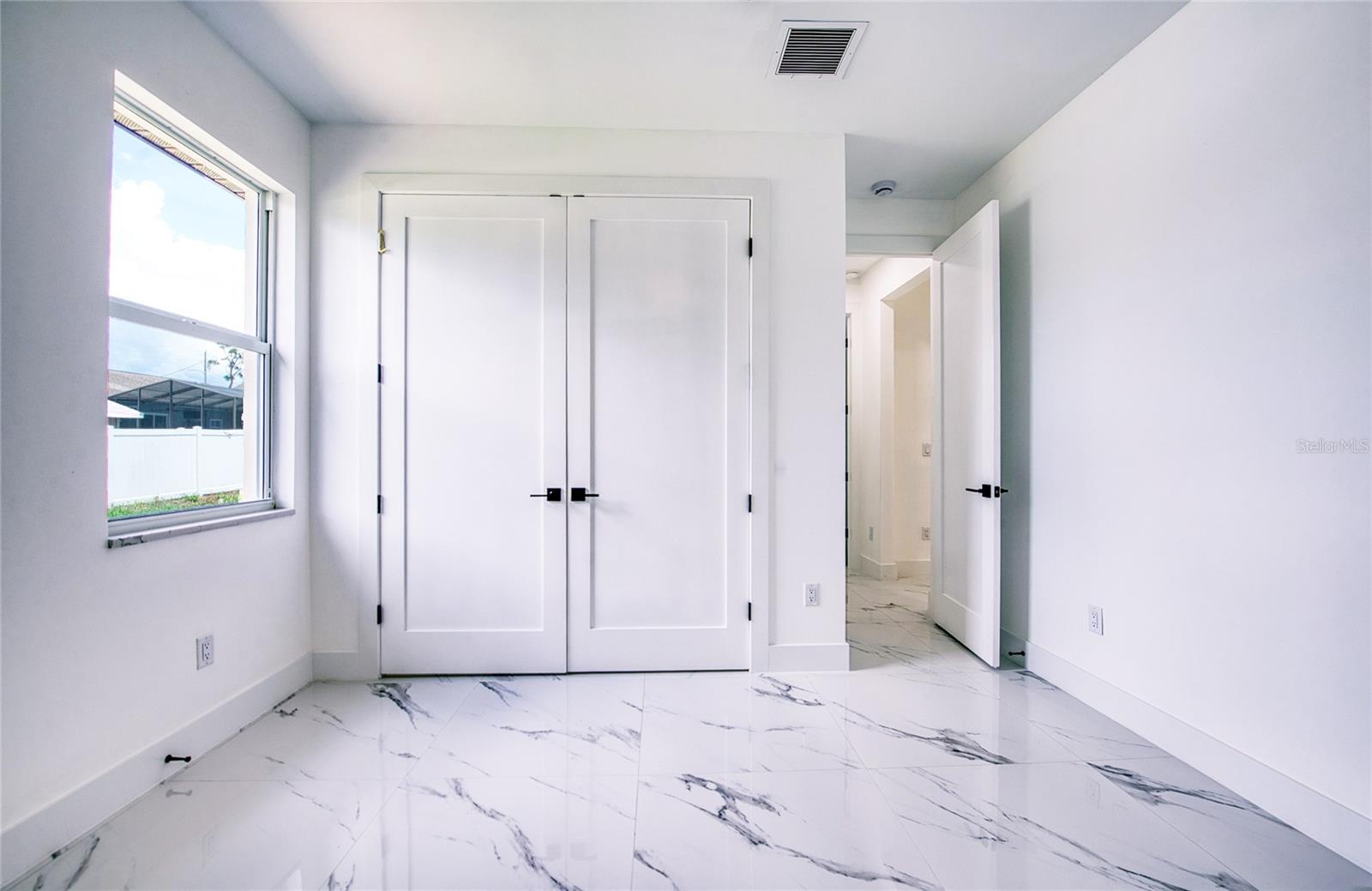 12027 Villa Rd Property Photo 39