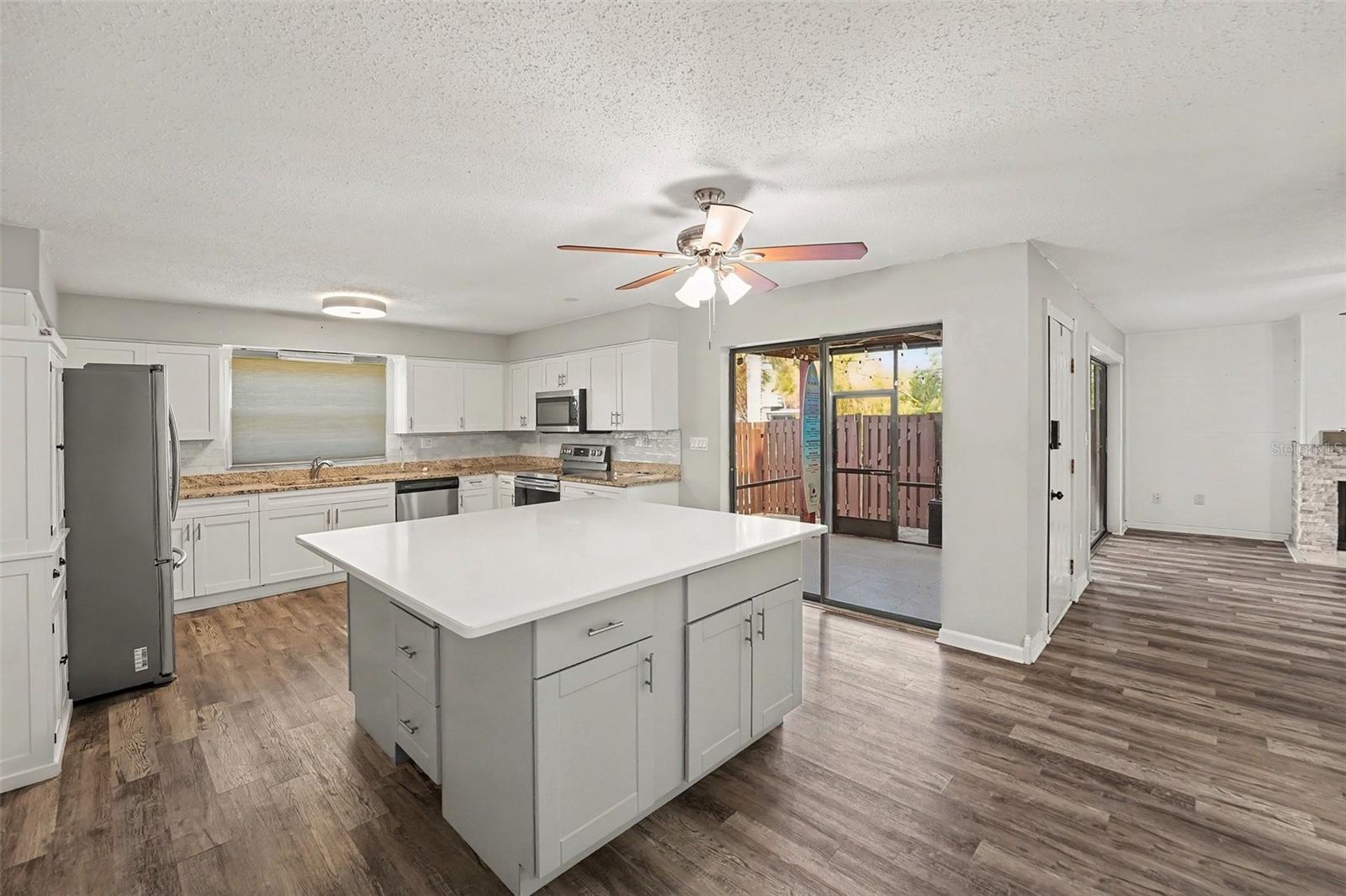 14521 Catalina Cir Property Photo 4