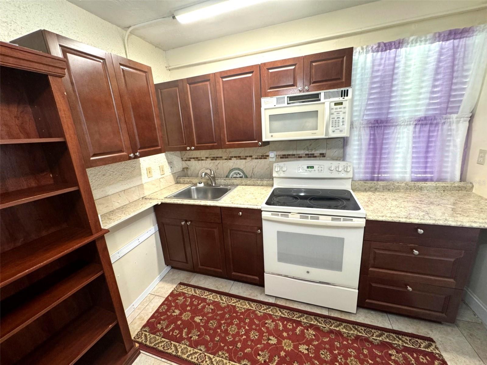 3146 Carlos Dr Property Photo 22