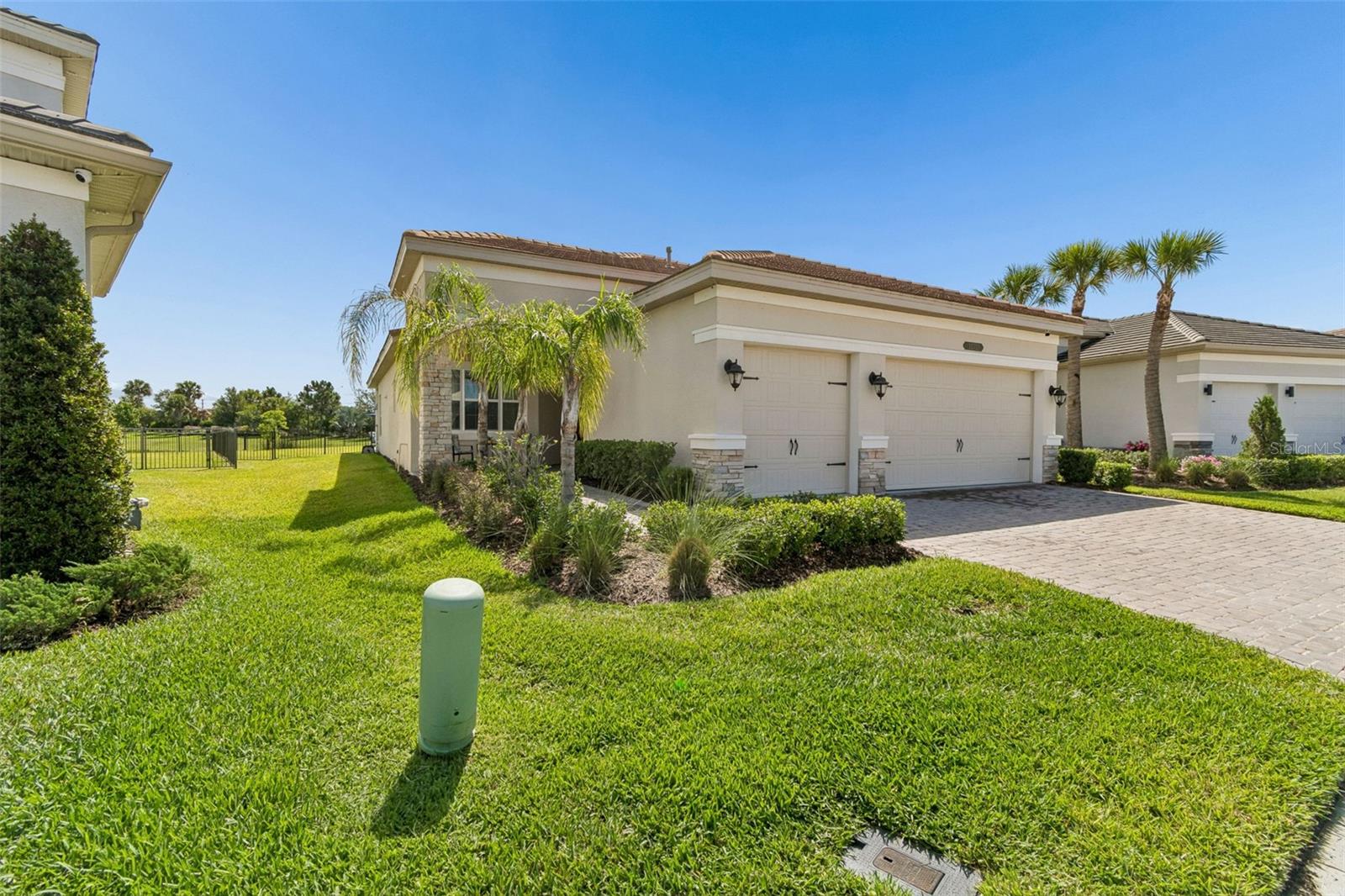32732 Tree Of Life Ave Property Photo 4