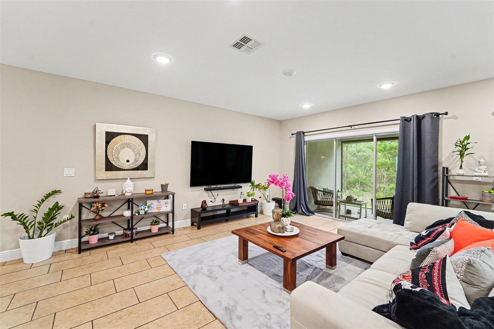 15 Lone Pine St Property Photo 8
