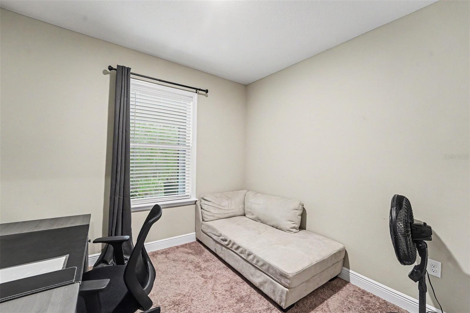 15 Lone Pine St Property Photo 17