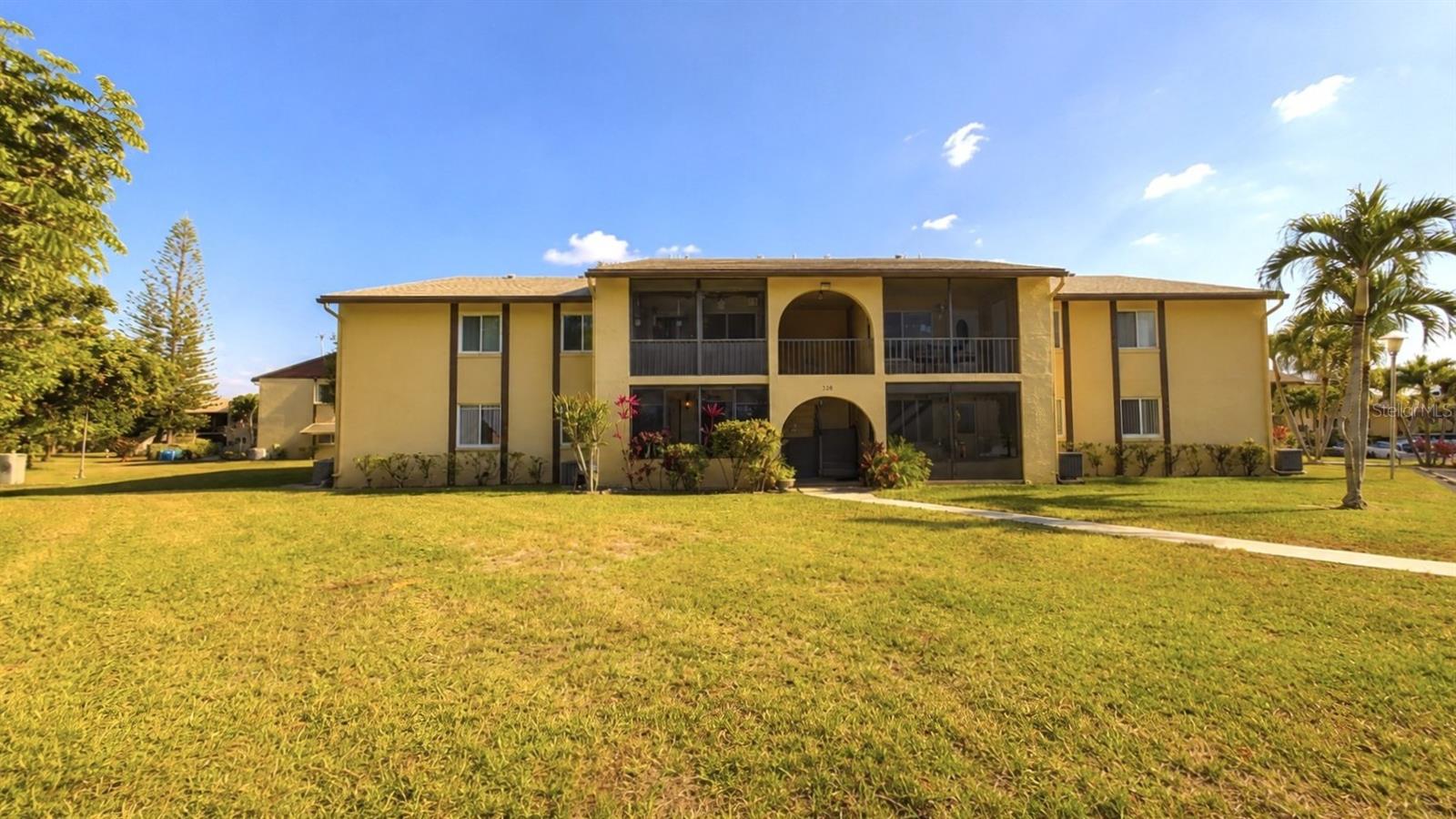 328 Pine Ridge Cir #c1 Property Photo 1