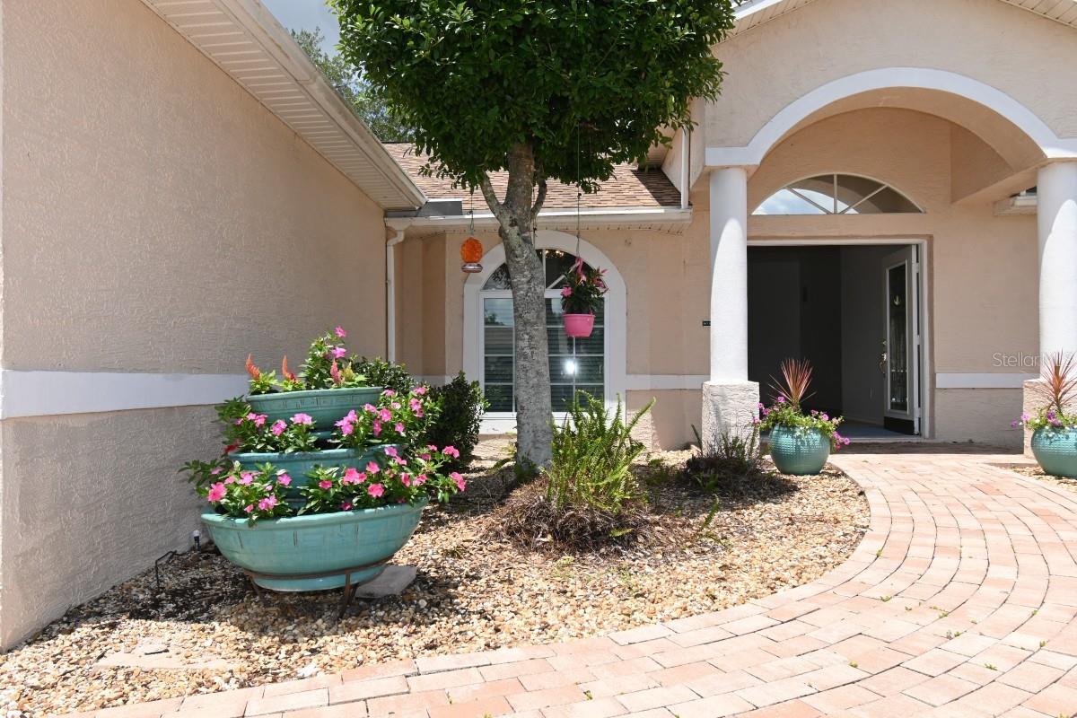 12125 Knotty Pine Loop Property Photo 4