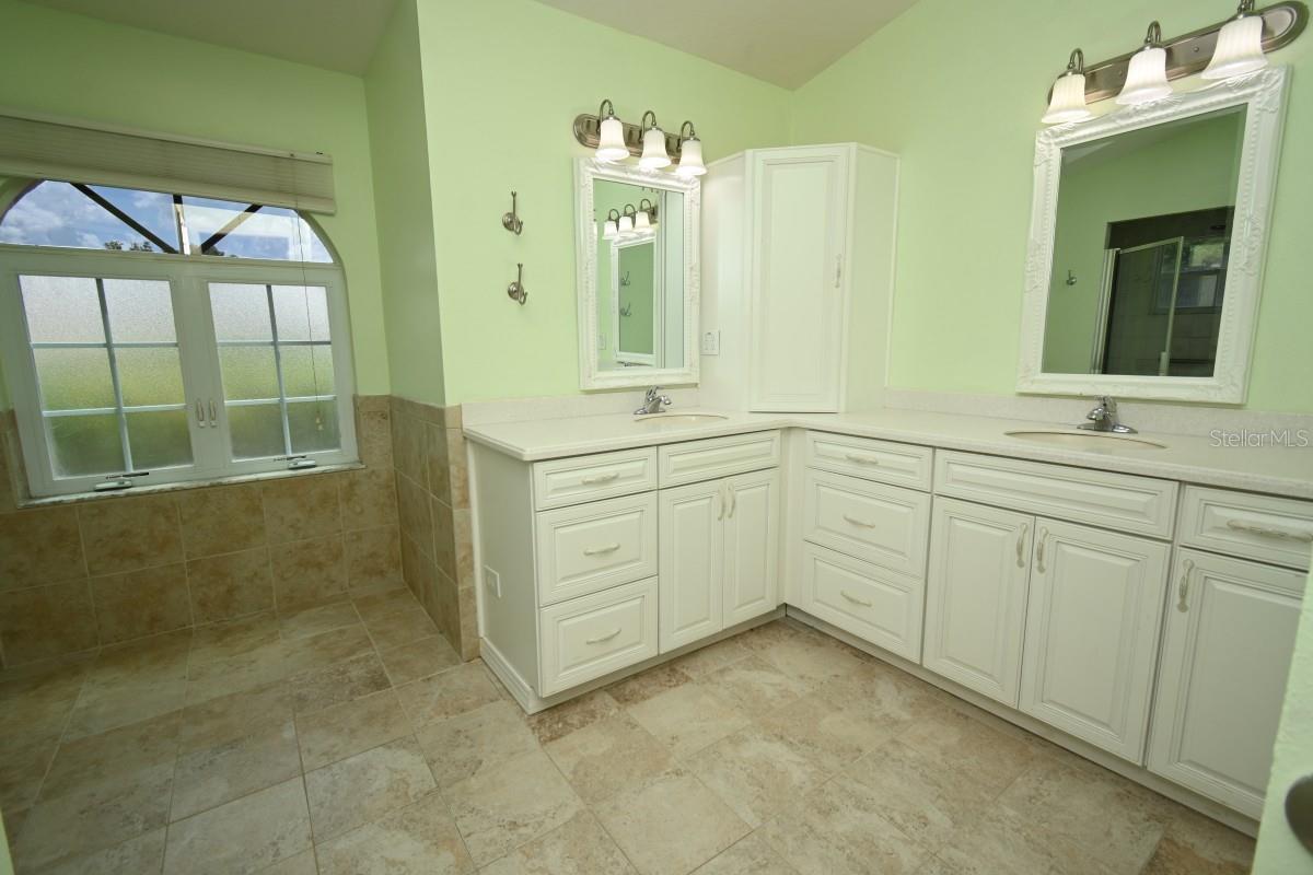 12125 Knotty Pine Loop Property Photo 19