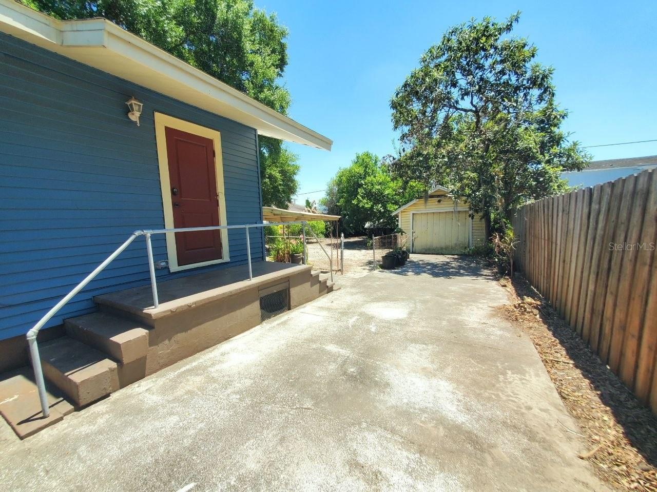 1215 E Mohawk Ave Property Photo 16