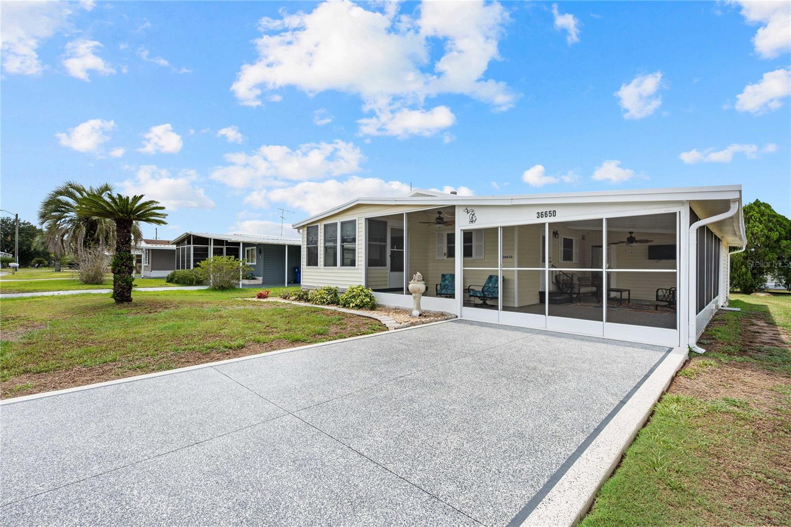 36650 Dina Dr Property Photo 3