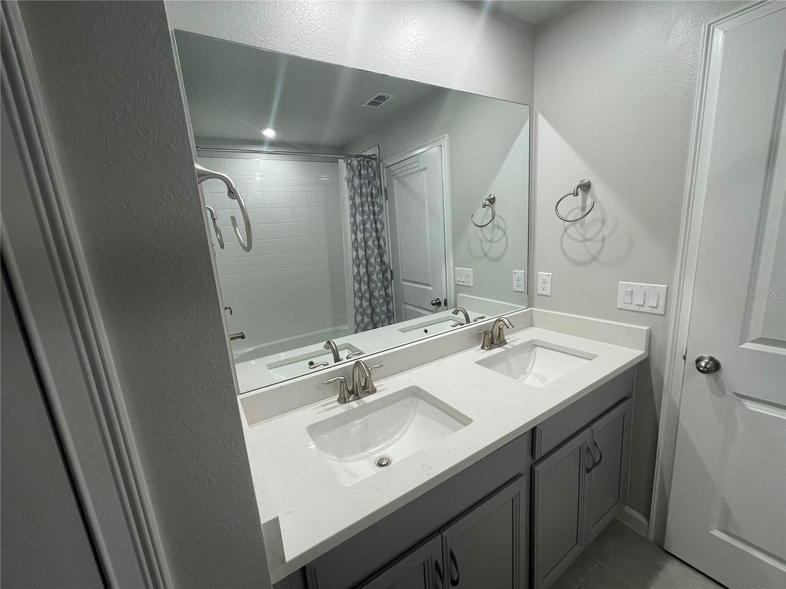 26068 Woven Wicker Bnd Property Photo 26