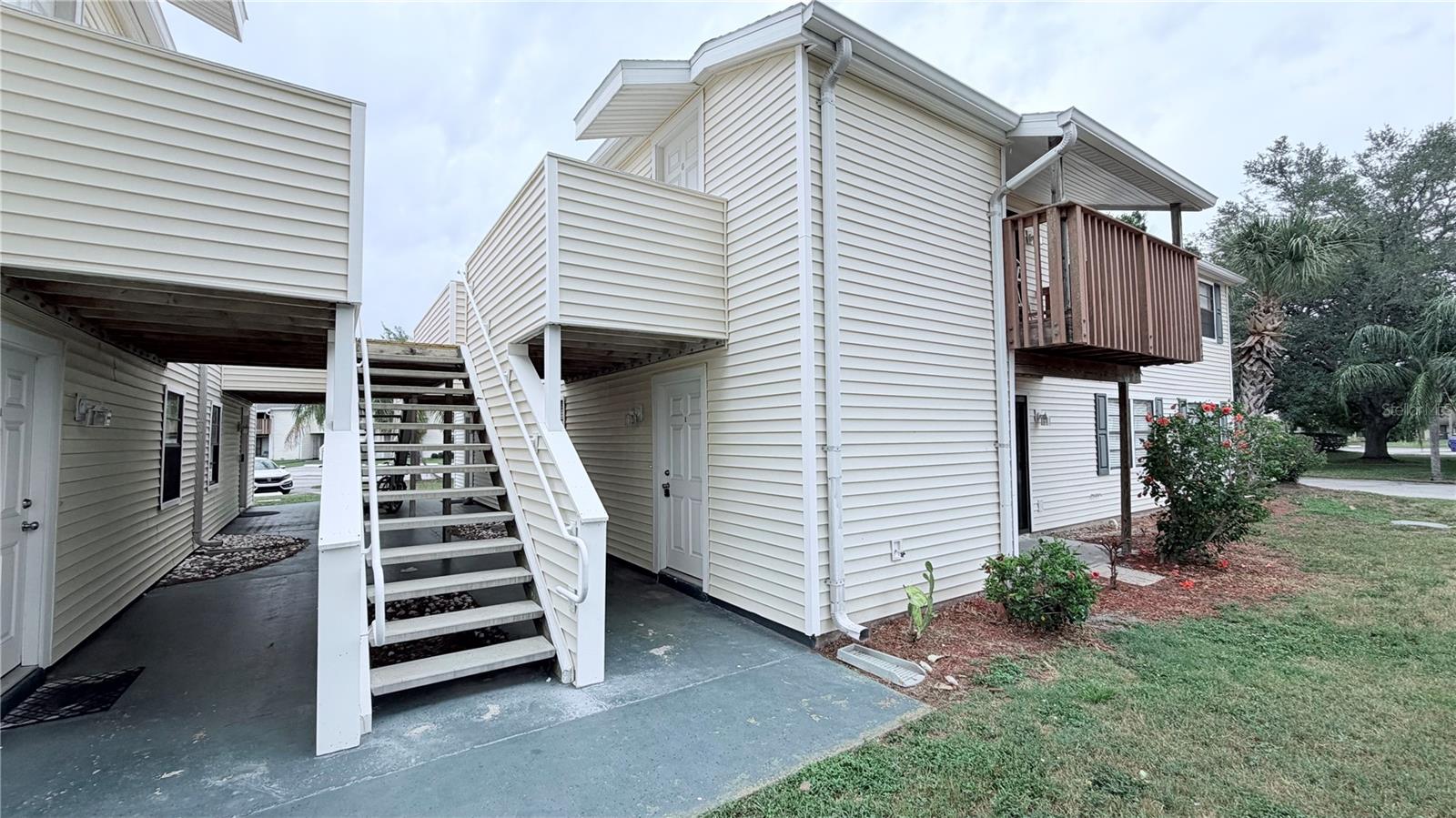 131 Sabal Ct #e Property Photo 2