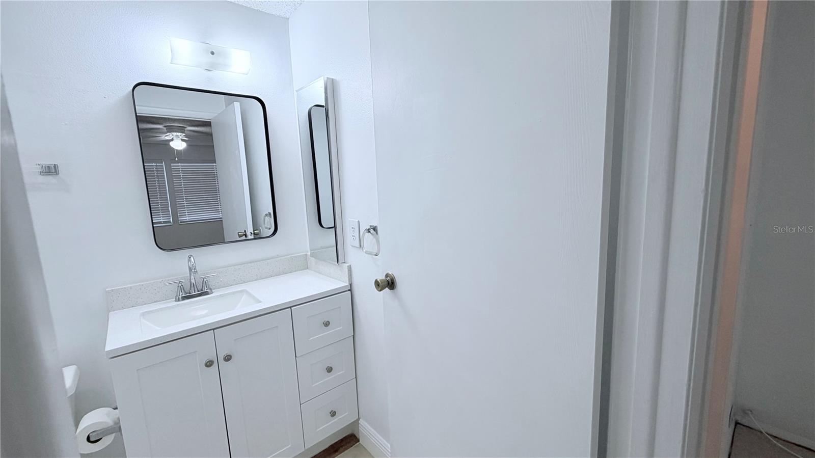131 Sabal Ct #e Property Photo 9