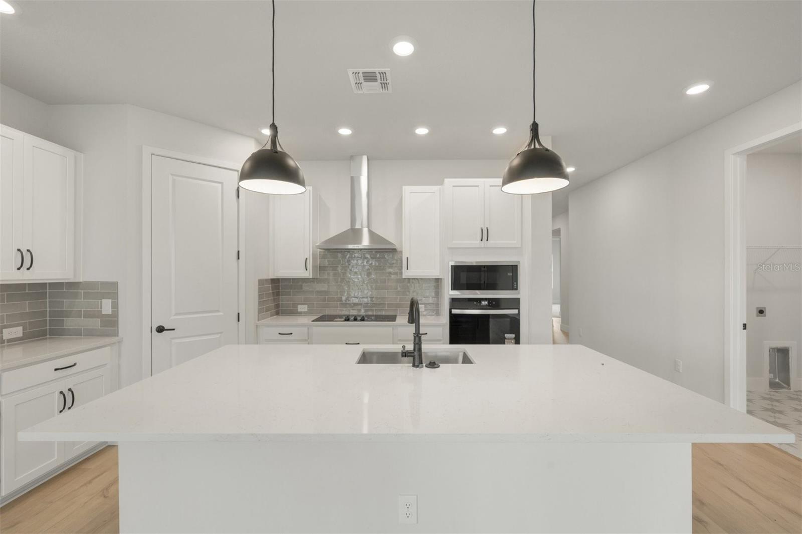 10665 Crescent Creek Xing Property Photo 6