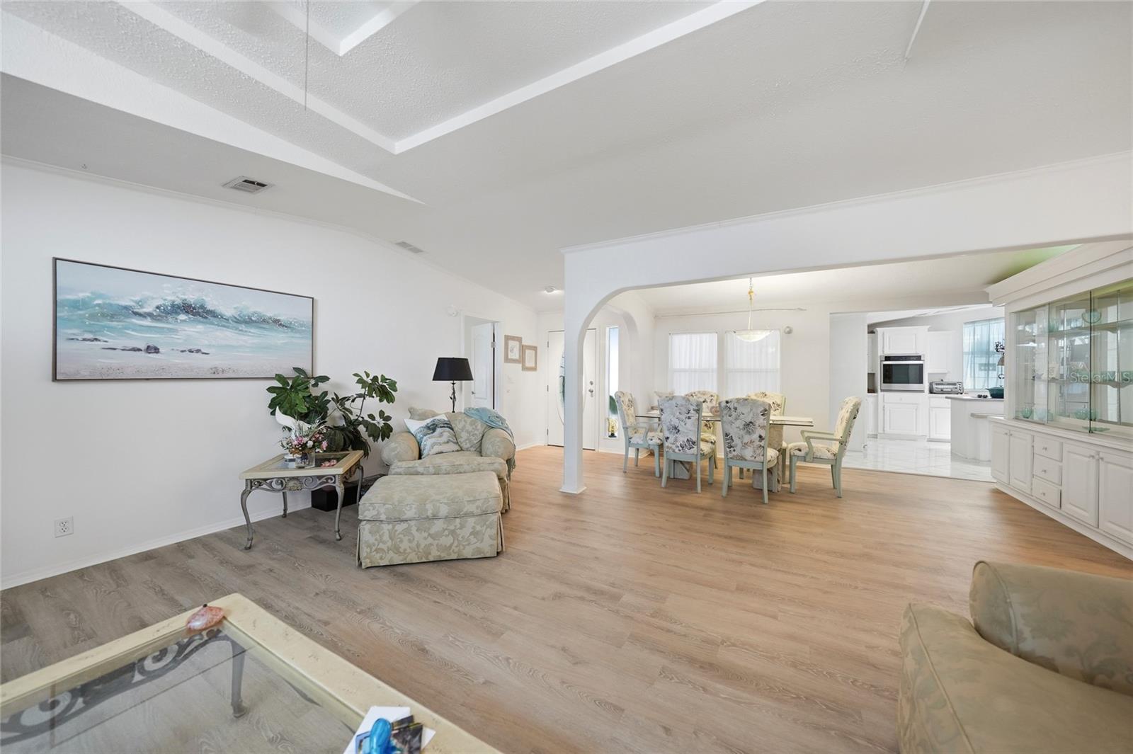600 Woodwyn Ct Property Photo 6