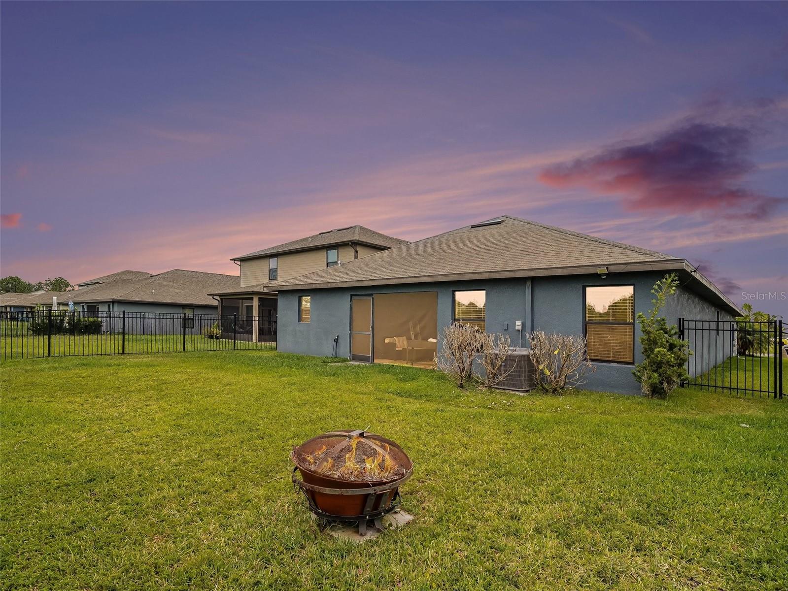 16137 61st Ln E Property Photo 25