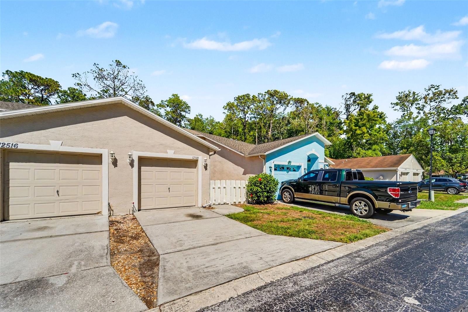 12514 Hollybrook Ln Property Photo 5