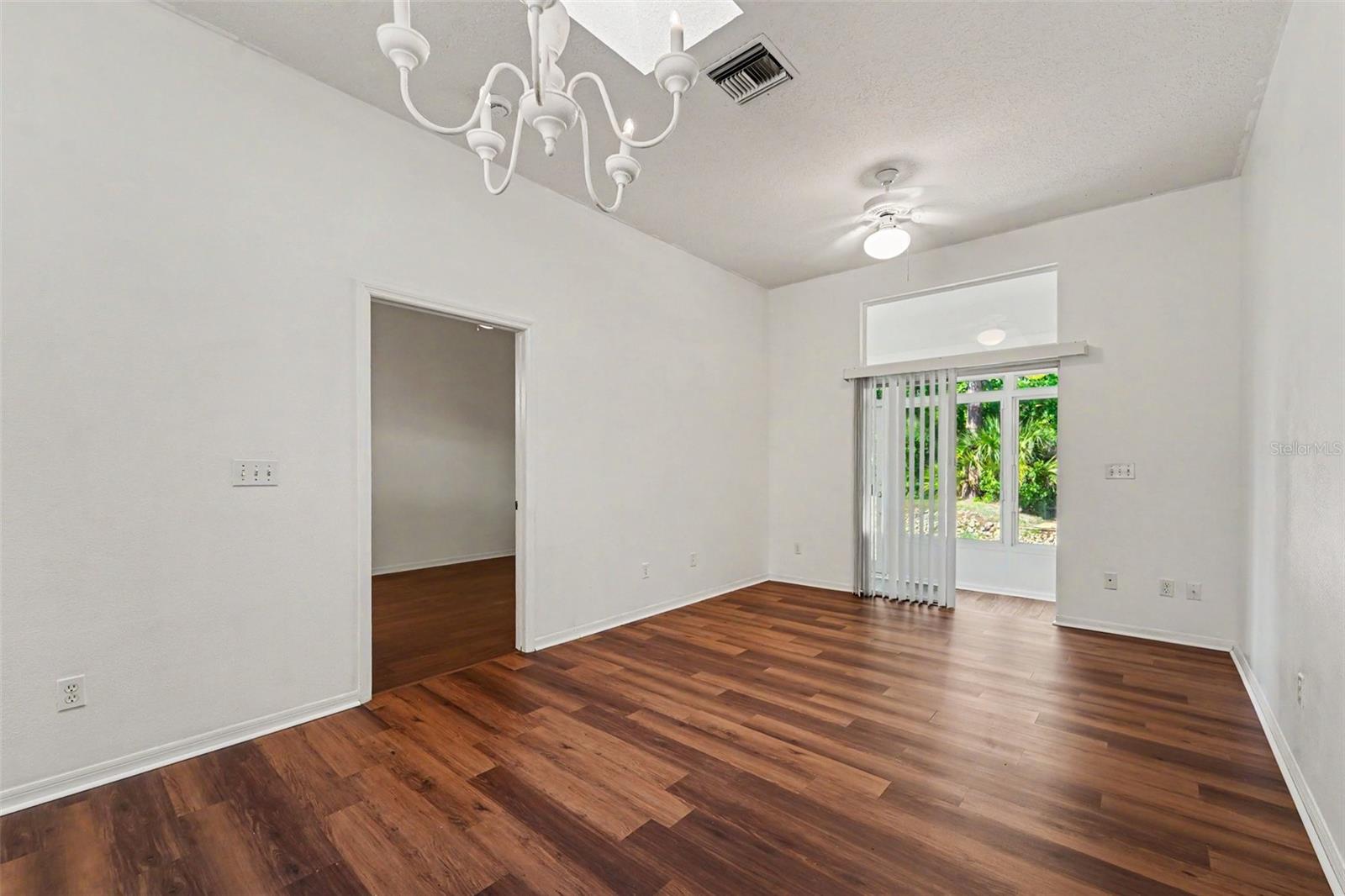 12514 Hollybrook Ln Property Photo 10