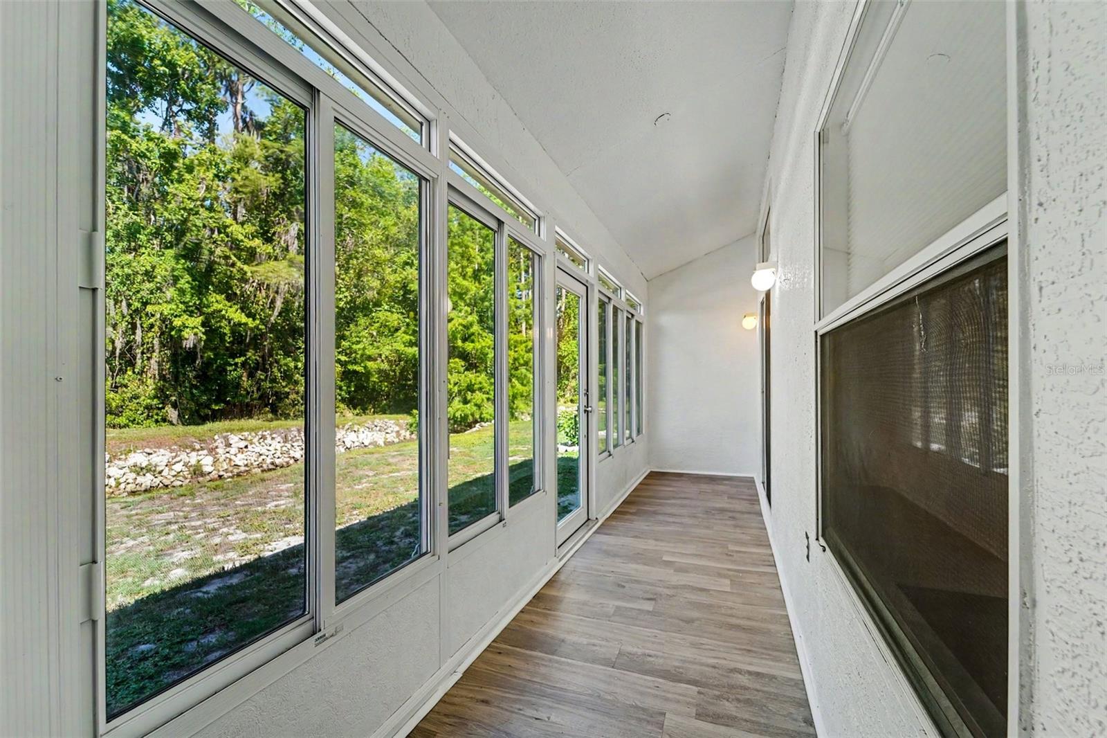 12514 Hollybrook Ln Property Photo 28