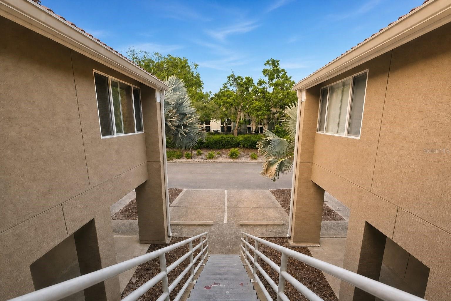 15215 Amberly Dr #907 Property Photo 24