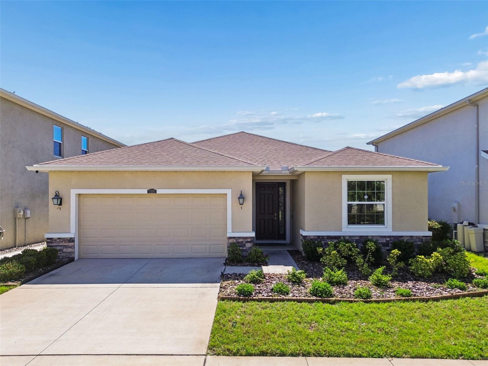 12507 Candleberry Cir Property Photo 2