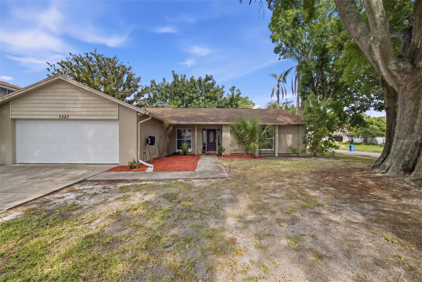 7327 Sunshine Cir Property Photo 1