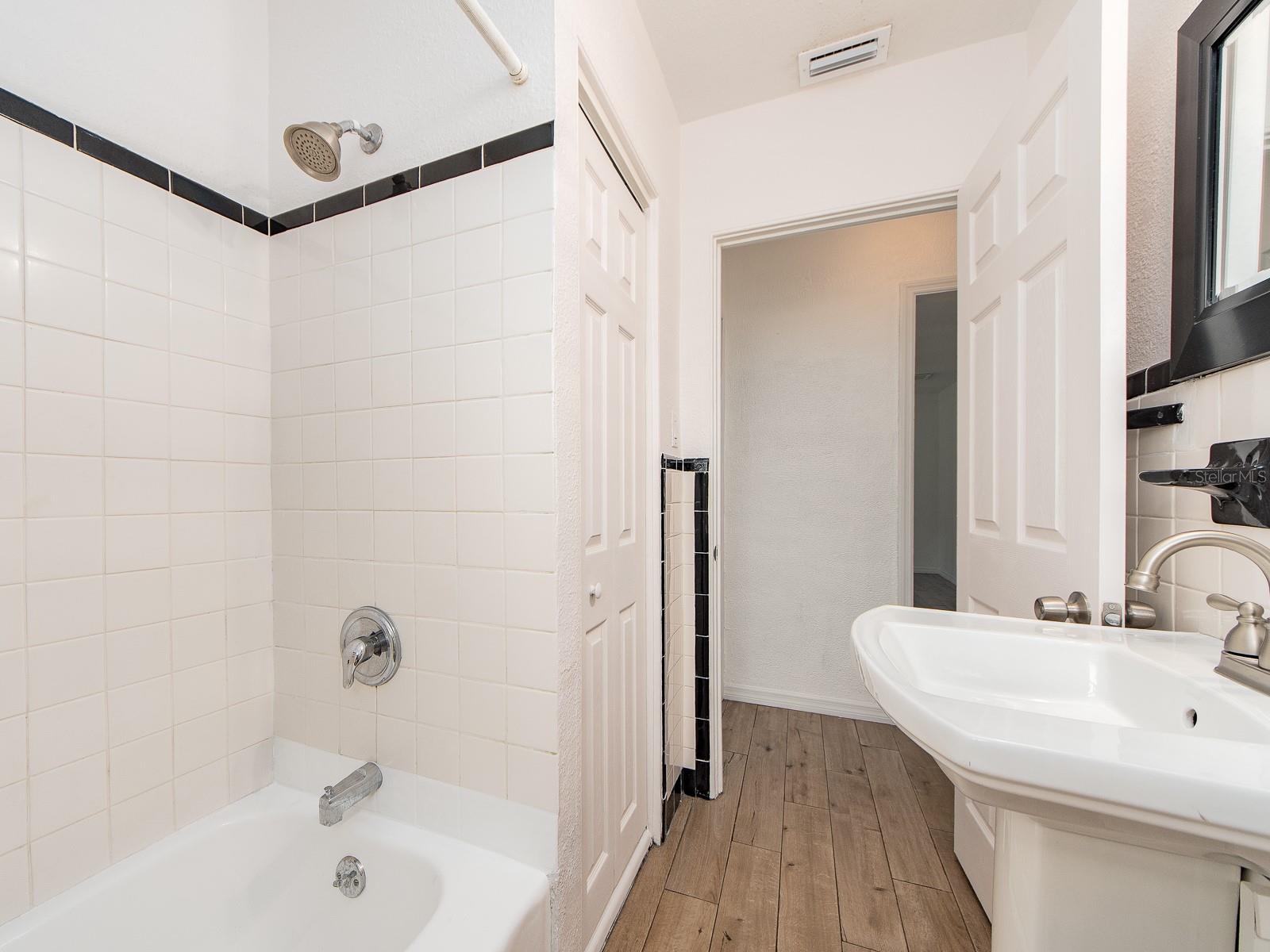 502 Lexington St Property Photo 32