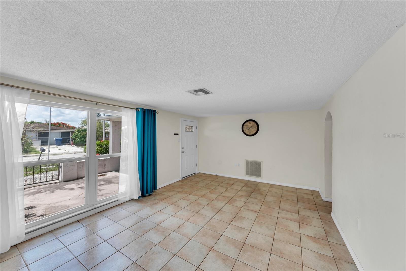 3401 Supreme Dr Property Photo 6