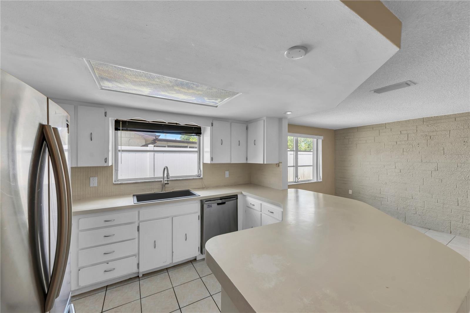 3401 Supreme Dr Property Photo 15