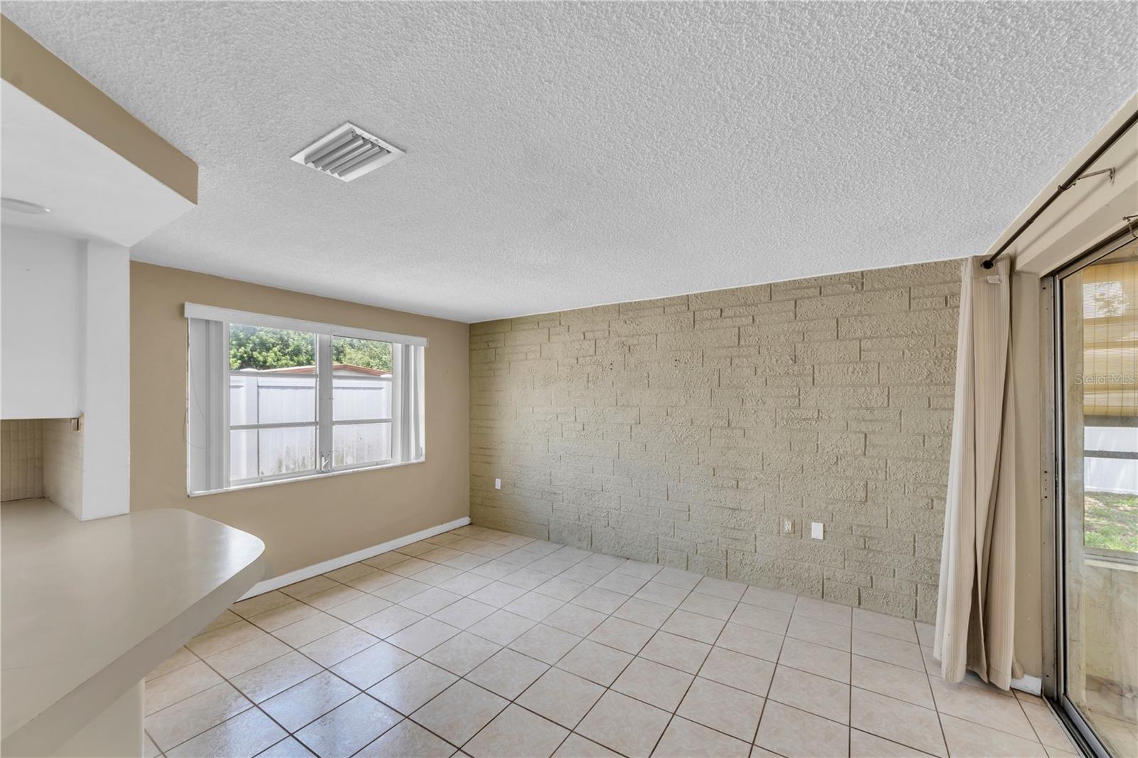 3401 Supreme Dr Property Photo 21