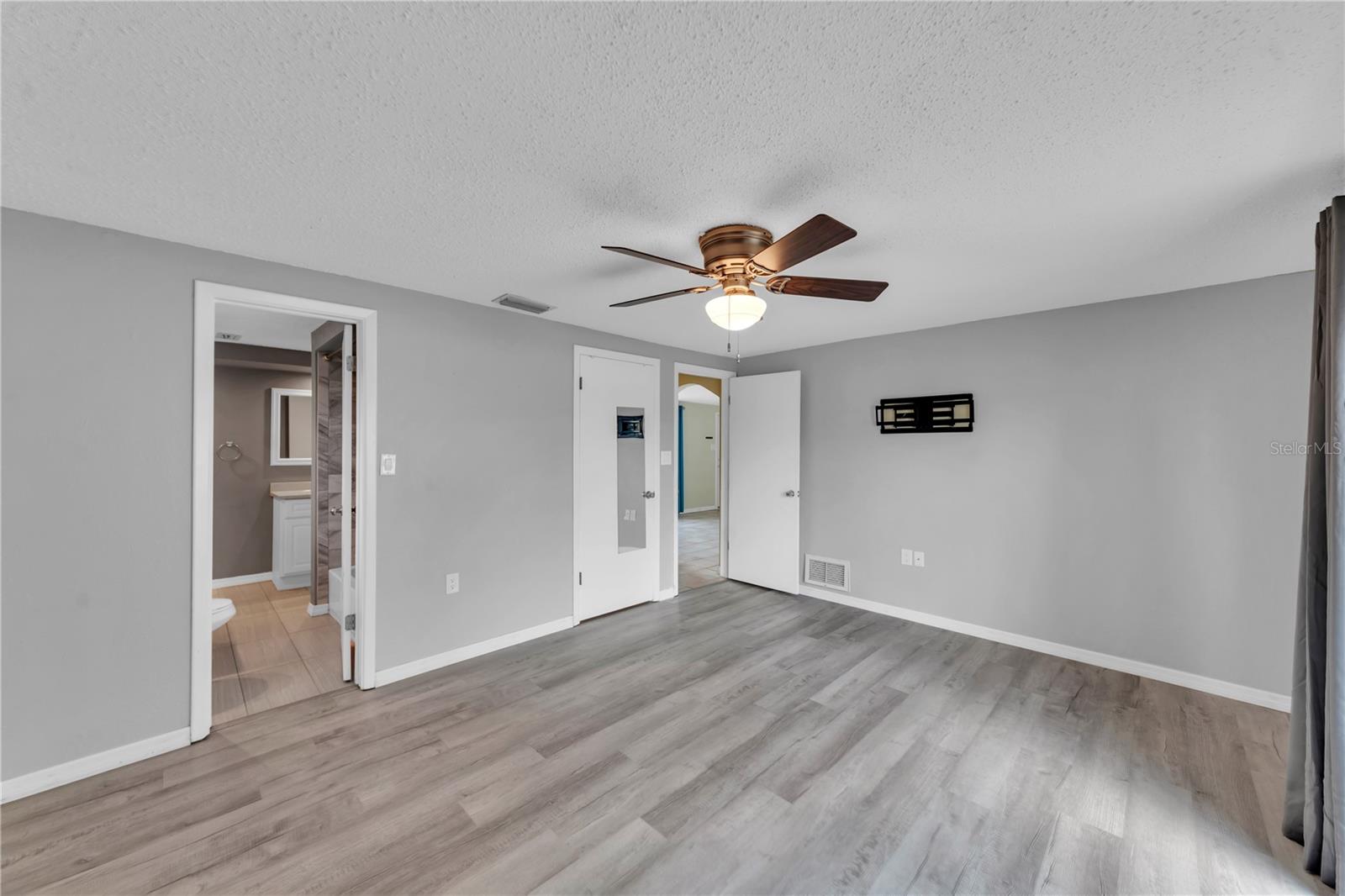 3401 Supreme Dr Property Photo 30