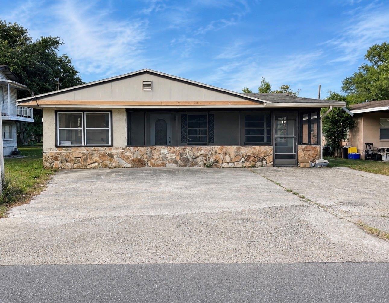 1204 W Alsobrook St Property Photo 1