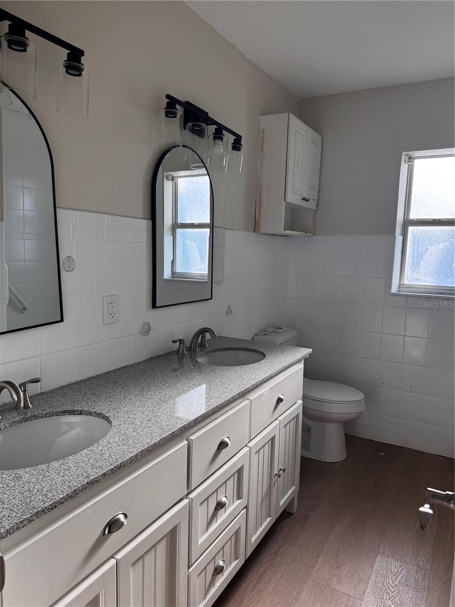 1204 W Alsobrook St Property Photo 4