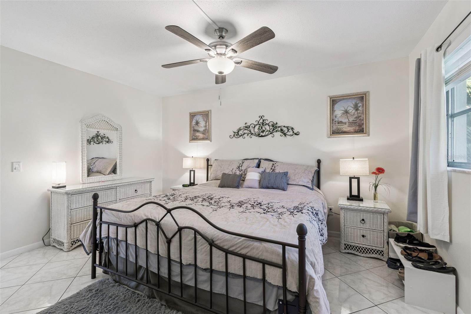 2750 E Bay Dr #12b Property Photo 17