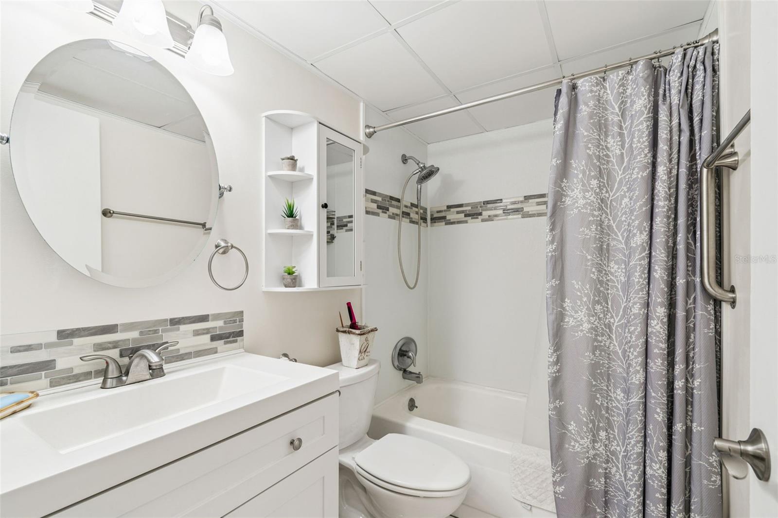 2750 E Bay Dr #12b Property Photo 19