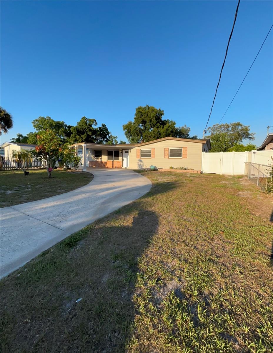 10611 N Altman St Property Photo 5