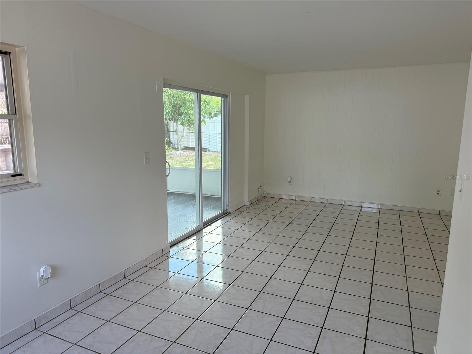 10611 N Altman St Property Photo 9